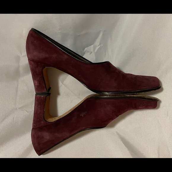 Woman’s size 7 block heels - Picture 6 of 7